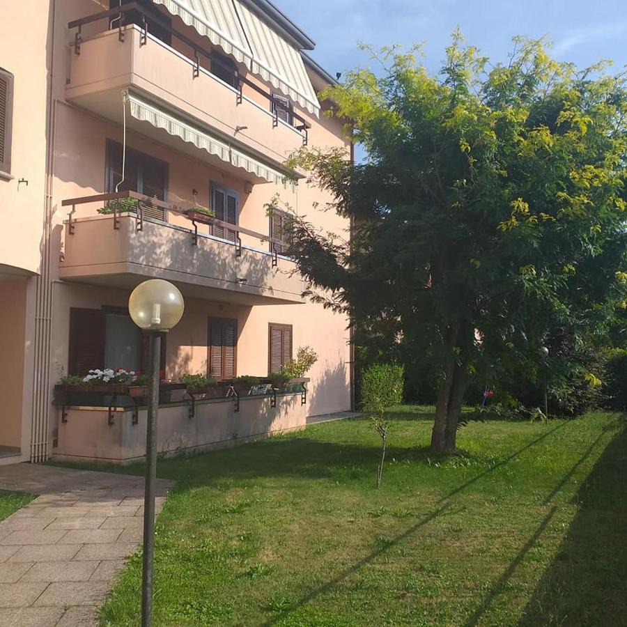 Fiorenza House Luisago Esterno foto