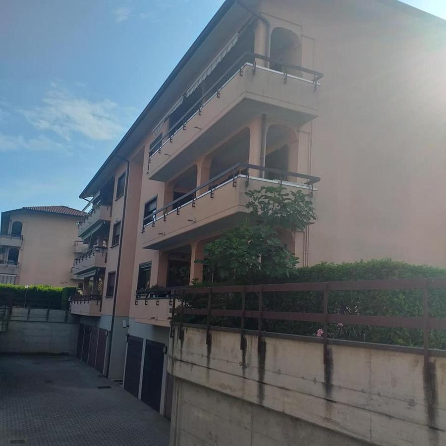 Fiorenza House Luisago Esterno foto